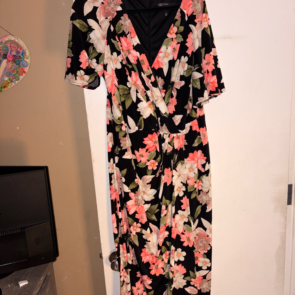 Maggy London Black Maxi Dress With Coral & White Floral Print